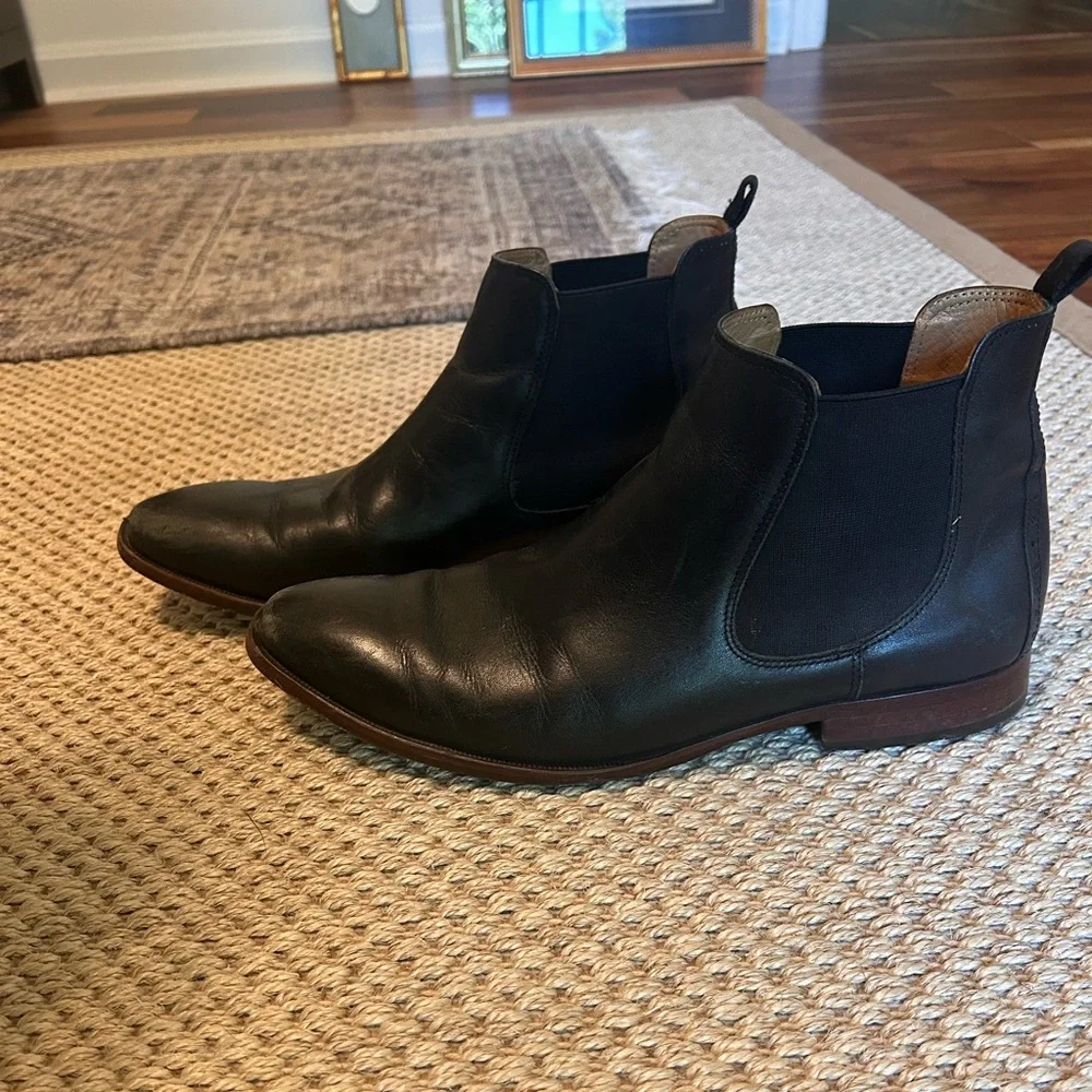 Johnston & Murphy Black Leather Chukka Boots